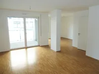 Wohnzimmer mit Erdgeschossbalkon