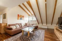 Wohnzimmer (unten) | KI verbessert
