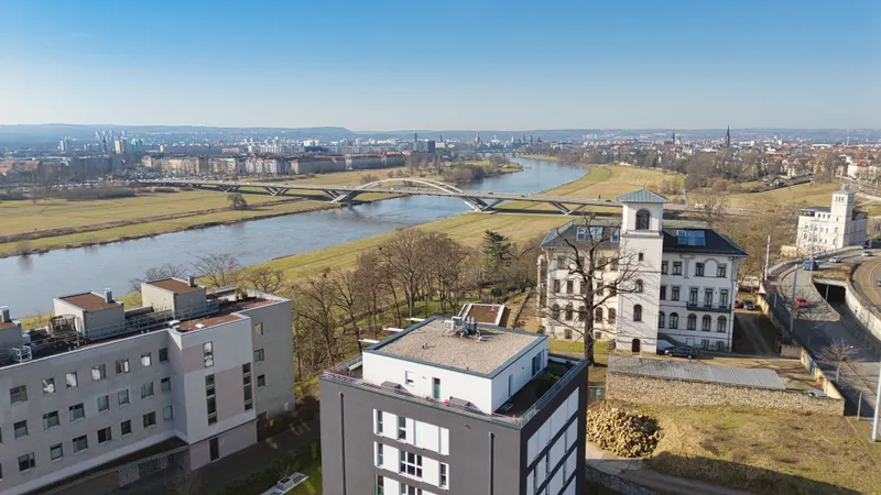 +++ 3-Zimmer-Wohnung mit S&uuml;dterrasse und Elbblick in der begehrten Radeberger Vorstadt +++