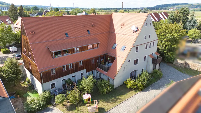 ++Einzigartiger Altbaucharme! 3-Zimmer-EG-Wohnung mit Terrasse & Stellplatz in Dresden-Cossebaude++