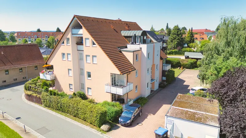 +++ 2026 modernisierte 2-Zimmer-Wohnung mit Wintergarten, Einbauk&uuml;che & Au&szlig;enstellplatz +++