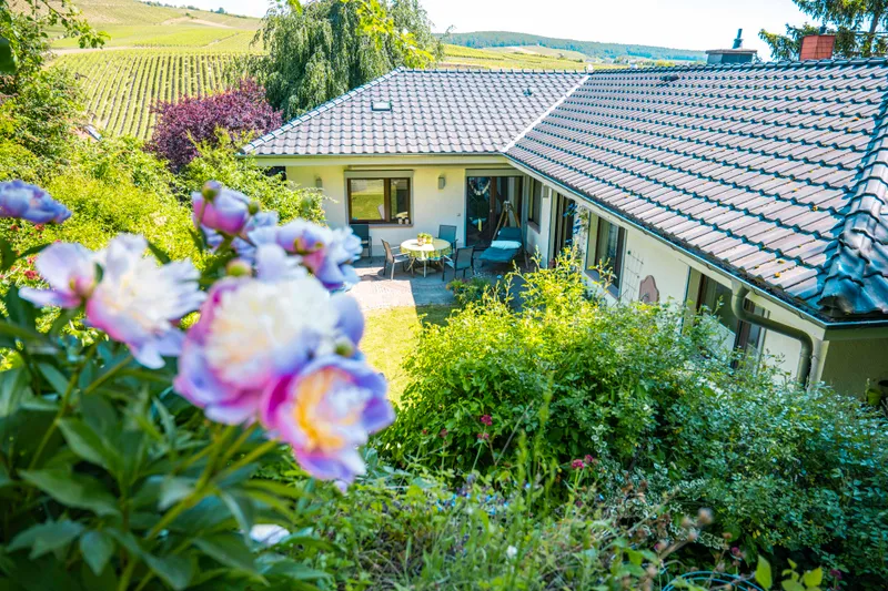 Raum für alle Generationen – moderne, hochwertige Doppelhaushälfte mit zwei Einliegerwohnungen!