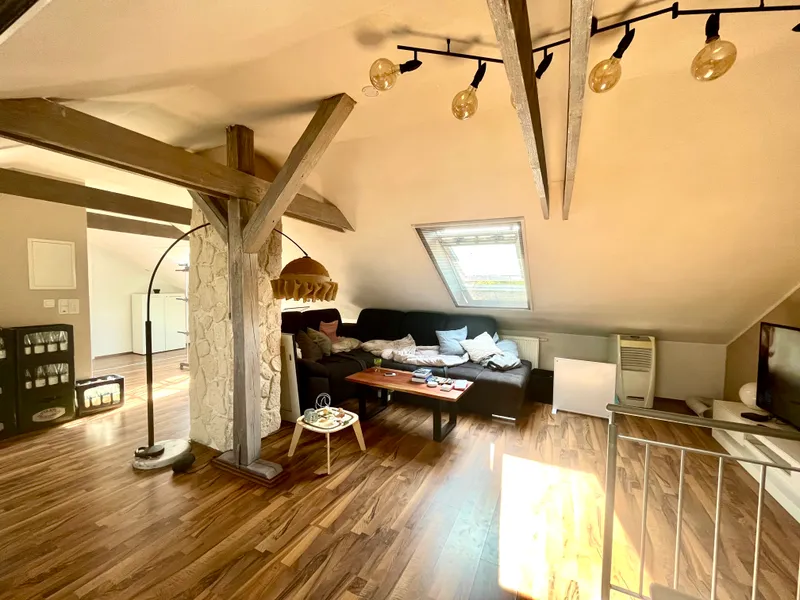 Charmante Maisonettewohnung über zwei Etagen mit Wohlfühlcharakter! Jetzt anfragen!