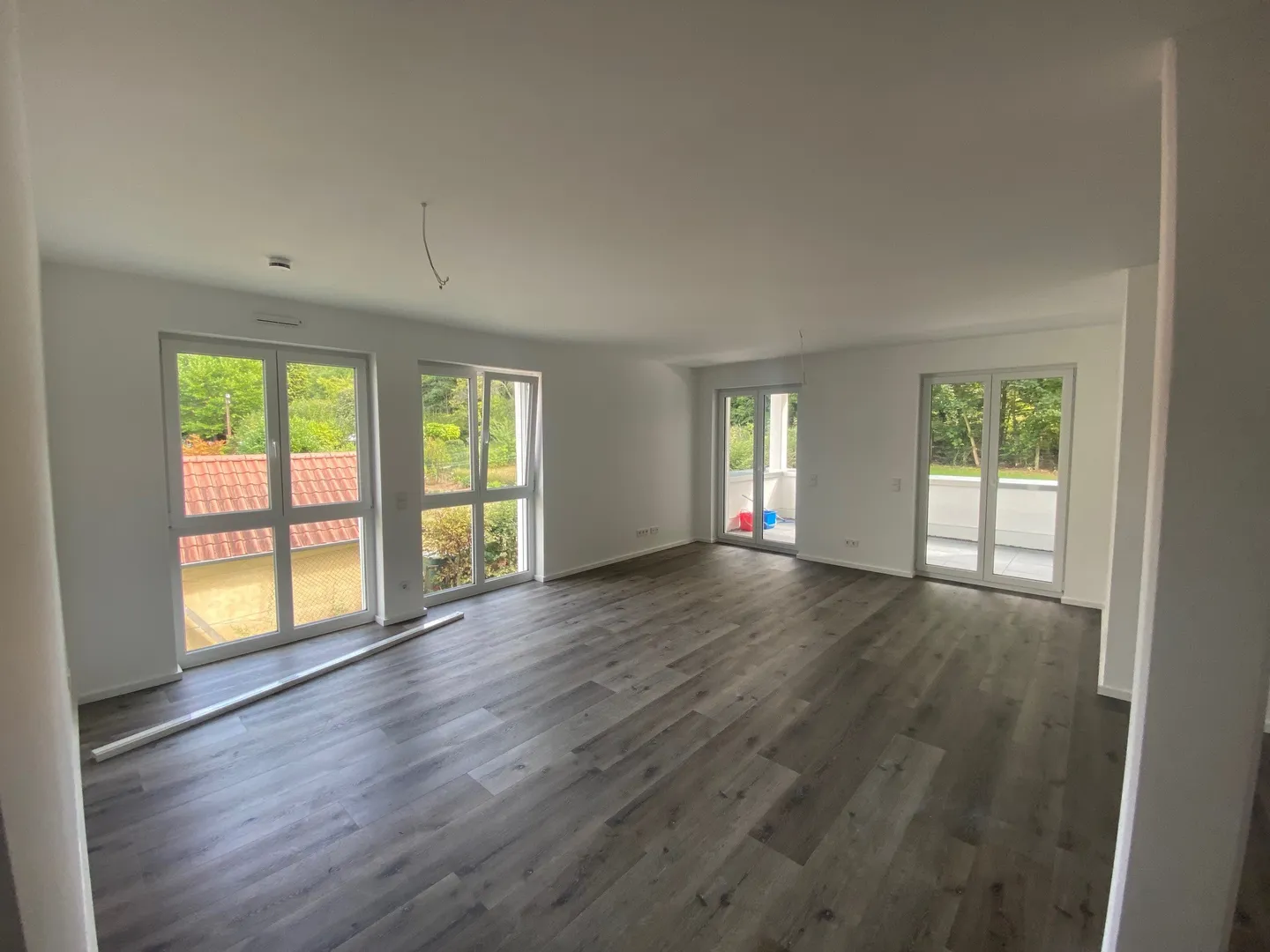 KfW 40 - - offen-moderne Etagenwohnung in ruhiger Lage mit Balkon - Photo 1