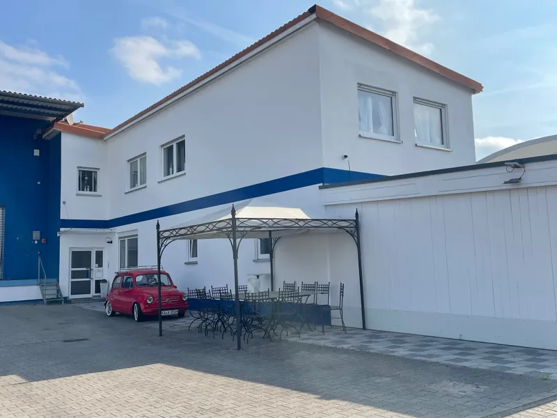 Große Bürofläche mit Tagungsraum /Großraumbüro