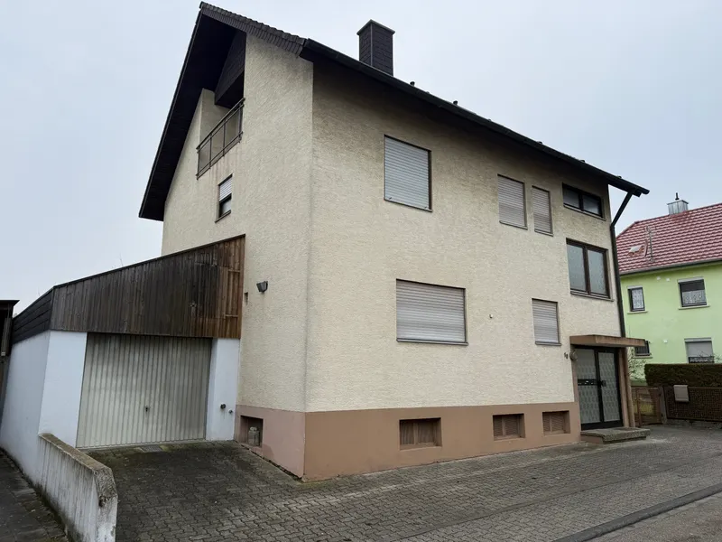 Einfamilienhaus mit Hinterhaus in Eggenstein
