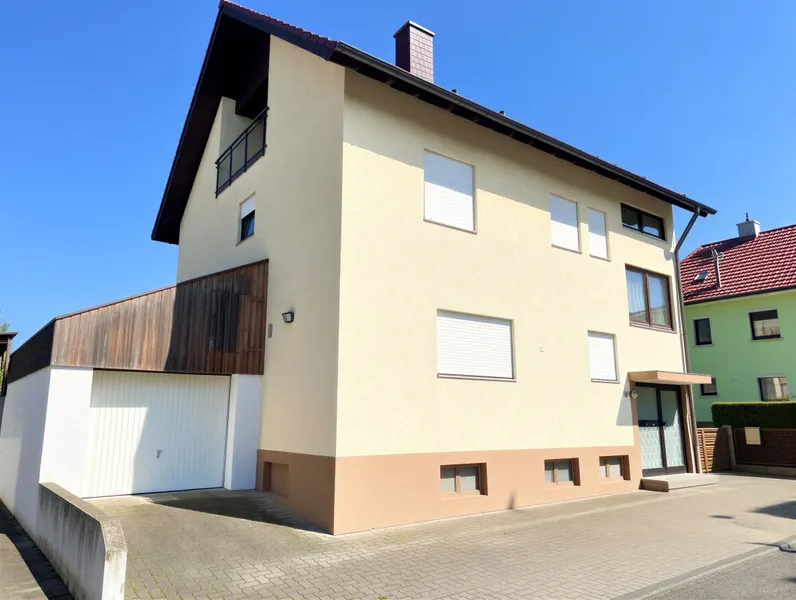 Einfamilienhaus mit Hinterhaus in Eggenstein