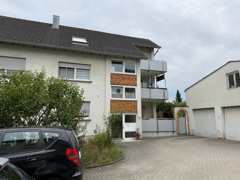 Gro&szlig;e DG-Wohnung mit Balkon + Garage in Eggenstein