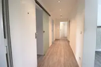 Vom Treppenhaus Blick in die Wohnung