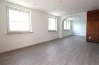 Wohnzimmer mit Blick zurück zum Essplatz