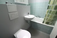 Teilmodernisiertes Bad