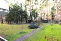 Üppige Gartenflächen