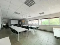 Mehr Raum für Ihr Geschäft: Ebenerdig befahrbare Halle mit Büro & Freifläche *PROVISIONSFREI*