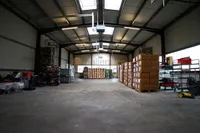 Gewerbehalle m. Rampe, Lastenaufzug u. Büro, ca. 1.185 m², in 58256 Ennepetal zu verm.