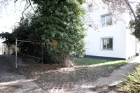 Bürogebäude mit Werkstatt auf ca. 2.200 m² großen Gewerbegrundstück am Rhein PROVISIONSFREI zu verk.