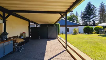 unter der Terrasse