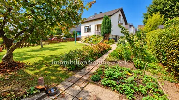 02 - Gartenweg zum Haus 02