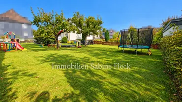 07 - Garten mit Trampolin 01
