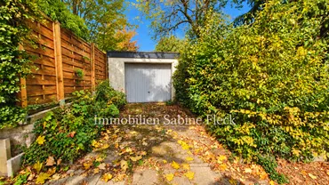11 - Garage mit Zufahrt