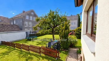 20 - Gartenblick am Haus