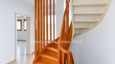 15 - Treppe nach oben - Ansicht 1