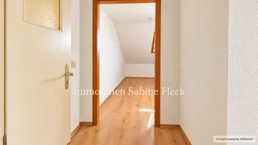25 - Zimmer oben 2 - mit Dachfenster - Ansicht 5