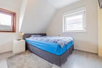 Schlafzimmer DG
