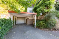 Carport / Garage