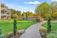 Garten mit Fahrradport