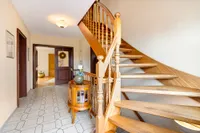 Treppenaufgang ins Obergeschoss