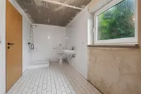 Dusche + WC (Keller)