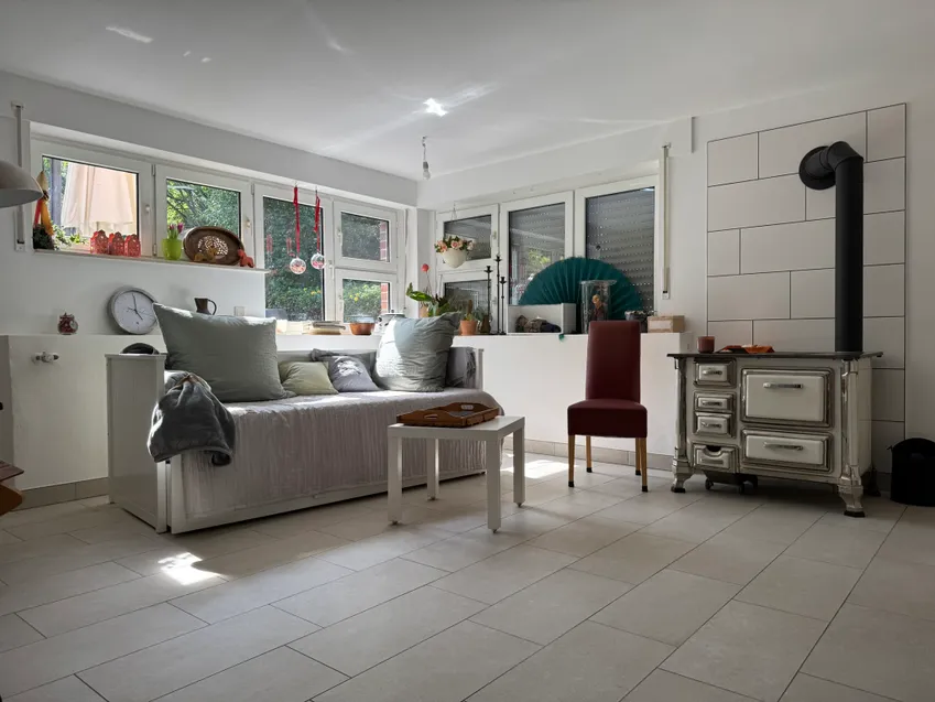 Wohnzimmer Souterrain links