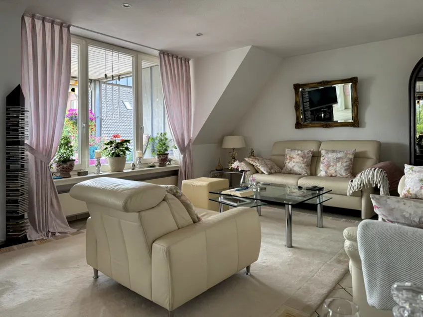 heller Wohnbereich im OG