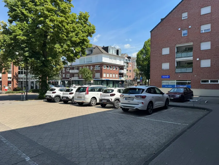 Parkplatz vor dem Haus