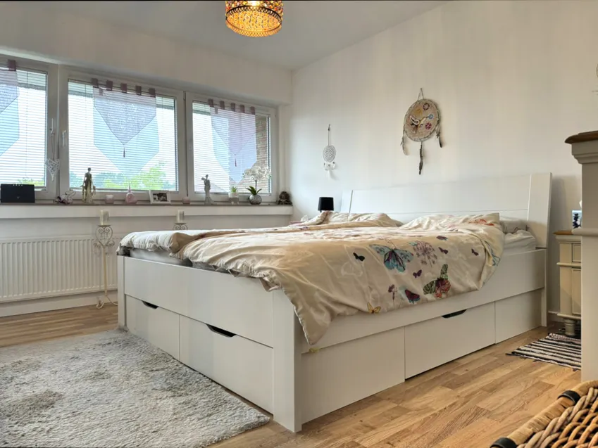 Schlafzimmer 1