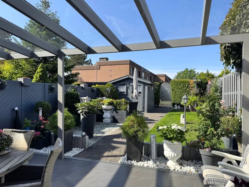 überdachte Terrasse