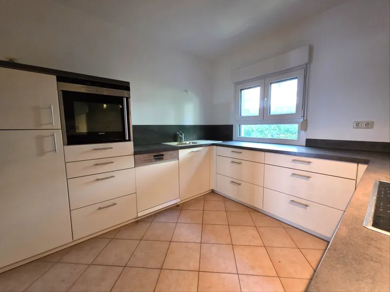 Mammolshain-Charmante 4-Zimmer-Wohnung im Herzen eines gepflegten Dreiparteienhauses