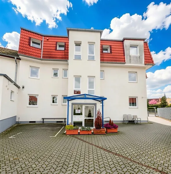 Helle 2-Zimmer-Wohnung mit Balkon, Einbauk&uuml;che und moderner Ausstattung