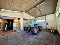 Überdachter Entladeplatz
