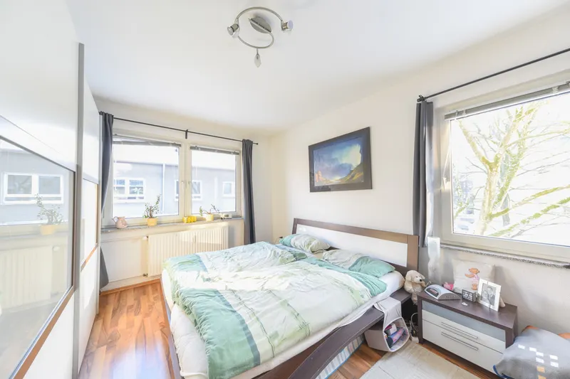 Geräumiges Schlafzimmer