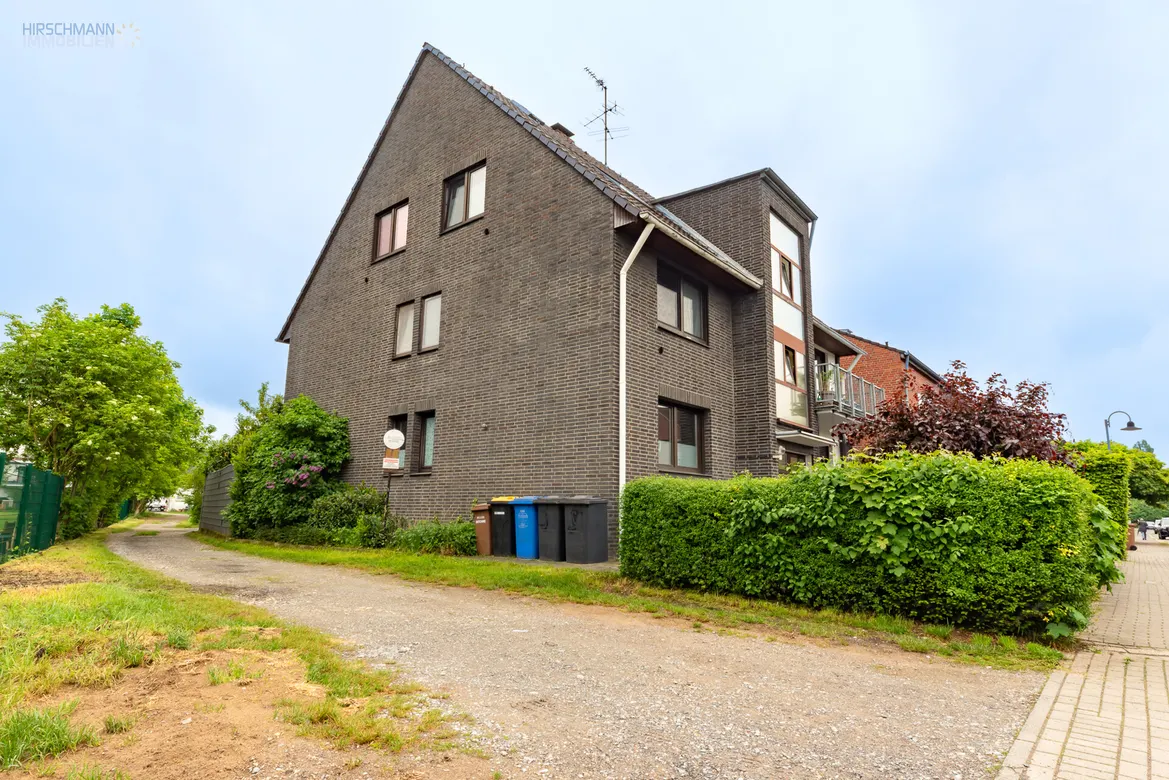 Attraktives Mehrfamilienhaus inklusive Baugrundstück in Bestlage von Ratingen-Lintorf