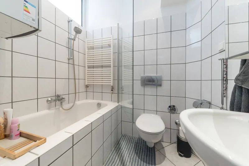 Badezimmer m. Wanne