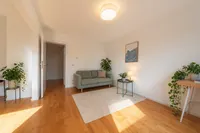 Koffer packen und Einziehen: Voll möbliertes Wohnjuwel am See 820 € - Photo 2