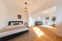 Koffer packen und Einziehen: Voll möbliertes Wohnjuwel am See 820 € - Photo 3