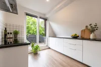 Zentral. Loftig. Einfach Zuhause. 1.190 € - Foto 4