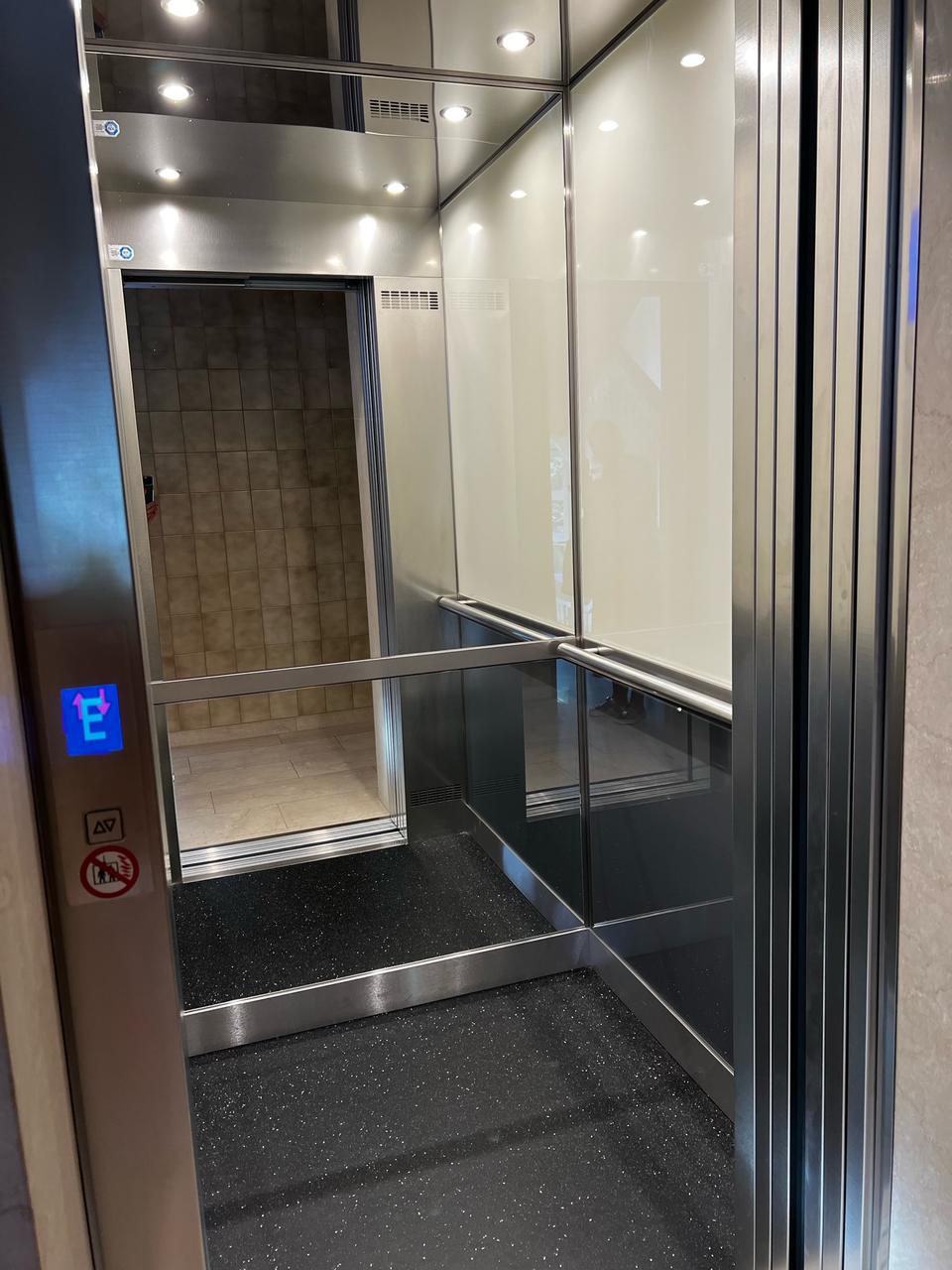 neuer Aufzug
