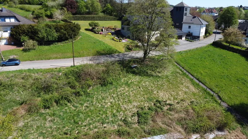 Preiswertes Grundstück im alten Ortskern von Morsbach-Alzen