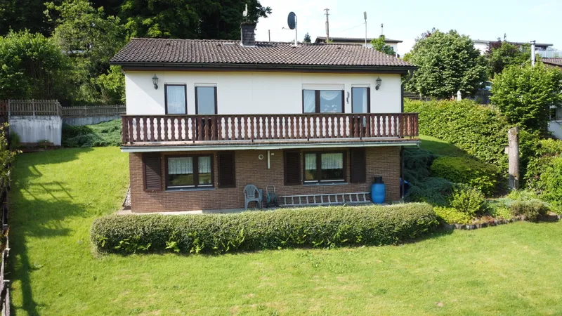 Morsbach-Amberg: Unverbaubarer Fernblick ins Grüne !