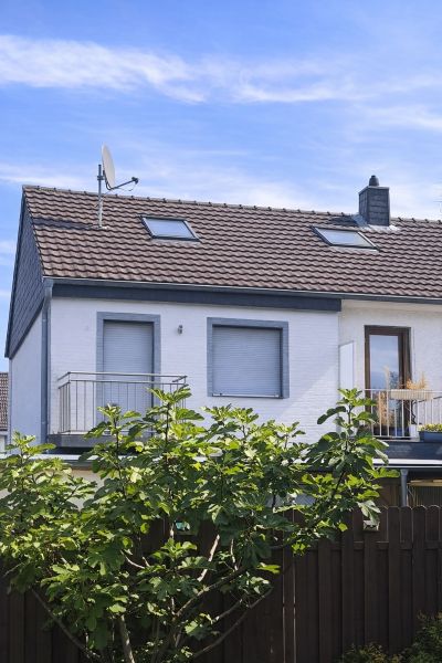 Modernes Reiheneckhaus mit Garten & Garage &ndash; familienfreundliche Lage in Neuss