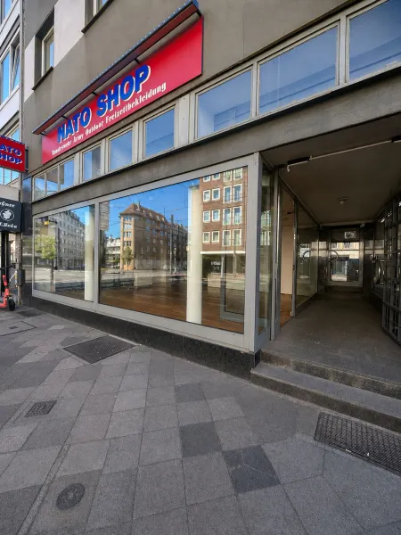 Attraktives Ladenlokal mit gro&szlig;er Schaufensterfront